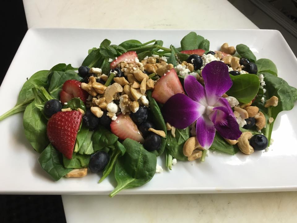 Funktion spinach berry salad