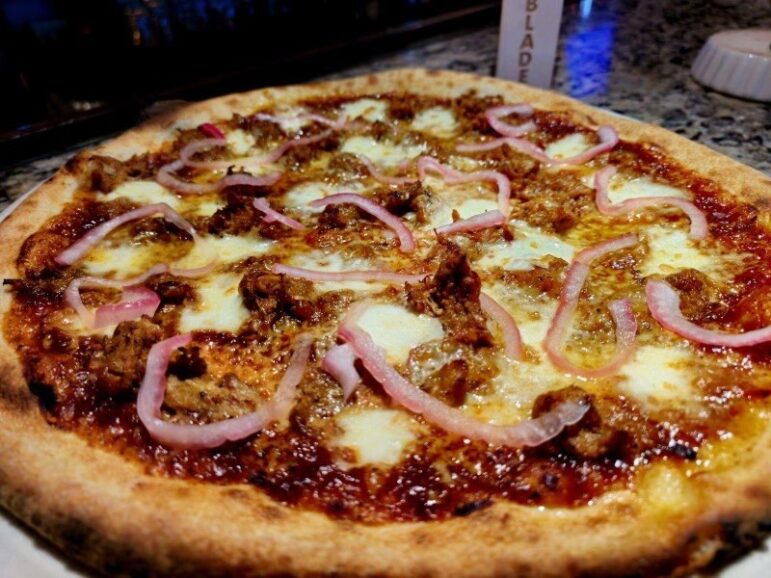 900 degrees Father's Day BBQ Pulled Pork Pizza special